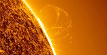 Величезні петлі з плазми з'явилися після потужного вибуху на Сонці: їх складно пояснити (фото)