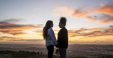 Пара робила красивий кадр на вулкані, навіть не усвідомлюючи свою помилку (фото)