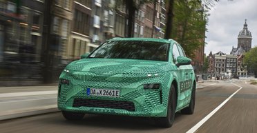 Электромотор и запас хода 560 км: раскрыты подробности преемника Skoda Karoq (фото)