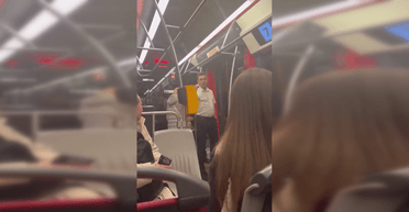 В Праге водитель трамвая выгнал семью украинцев с ребенком: расследование началось (фото, видео)