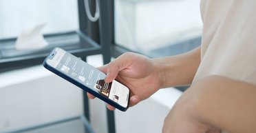 Як зрозуміти, що за вашим телефоном стежать: допоможе одне просте, але хитре налаштування