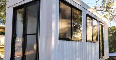 Инженеры разработали 6-метровый дом по цене двухкомнатной квартиры в Киеве (фото)