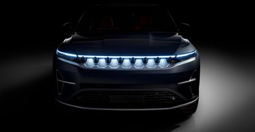 Электрический флагман: раскрыты подробности нового конкурента Tesla Model X от Jeep (фото)