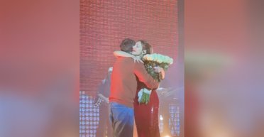 Сын Тины Кароль показался на сцене рядом с мамой — его уже не узнать (фото)