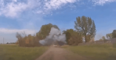 В Волчанске российский FPV-дрон попал в полицейское авто, есть погибший, — МВД (видео)