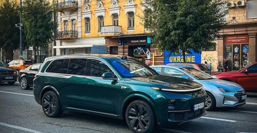 У Києві помітили новітній гібридний кросовер із Китаю за $90 000 (фото)