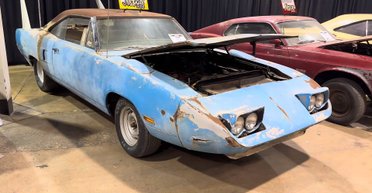 В США обнаружили заброшенным раритетный спорткар 70-х стоимостью свыше $200 000 (видео)