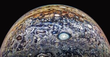 Зонд NASA за 1 млрд доларів надіслав знімки Юпітера: що він зробив уперше в історії (фото)