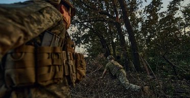 "Сыпется вся их концепция": РФ под Бахмутом может остаться без важной дороги, — эксперт