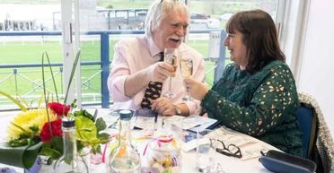 Жінка виграла у лотерею мільйони: відтоді минуло 30 років, вона працює в супермаркеті (фото)