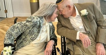 Весілля століття: пара зі спільним віком у 202 роки побила світовий рекорд (відео)