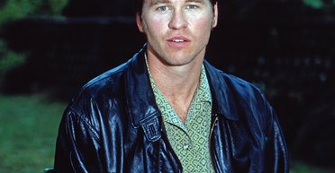 Помер зірка фільмів "Бетмен назавжди" і "Найкращий стрілець" (фото, відео)