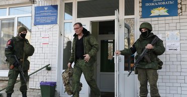 "Идут воевать против украинцев": в оккупированном Бердянске мужчин принудительно мобилизовали в ВС РФ (видео)