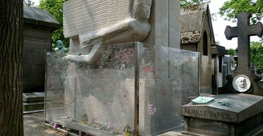 Шанс упокоиться рядом с Моррисоном и Эмилем Золя: в Париже стартовала оригинальная лотерея