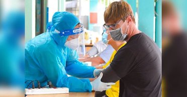 Когда карантин не помогает. Почему украинцы сорвали вакцинацию от коронавируса