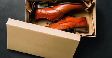 Побачив пару очей: чоловік знайшов в ящику для взуття живий сюрприз (фото)