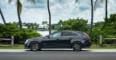 Спорткар для семьи: на продажу выставили необычное авто Николаса Кейджа (фото)