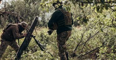 "Лезут, как бешеные": в Авдеевке пехота ВС РФ активно штурмует под прикрытием бронетехники