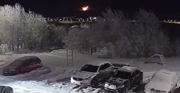 Волна на десятки километров: в Мурманске прогремели взрывы возле базы Северного флота (видео)