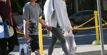 Дженніфер Лопес сходила на шопінг з 15-річною донькою (фото)