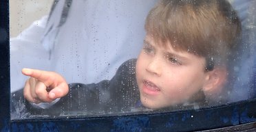 Стало відомо, що принц Луї шепотів Кейт Міддлтон на Trooping the Colour