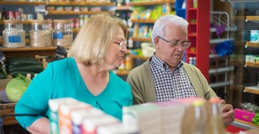 Трети украинских семей денег хватает только на еду, — СМИ (инфографика)