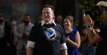 В очереди на прошивку. Почему чипированная свинья Маска не так безобидна, как кажется