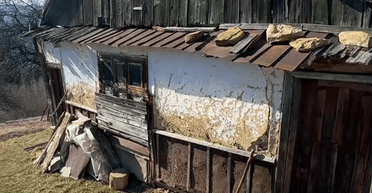 В горах нашли дом бабушки, которая прожила 90 лет без цивилизации: что она рассказывает (фото)