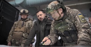 "Платите самую высокую цену": Зеленский побывал на командном пункте ВСУ под Купянском (видео)