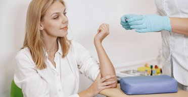 Чотири аналізи, які можуть розповісти про наявність у вашому організмі важких недуг