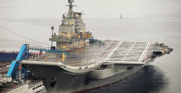 Рідкісний знімок: супутник зняв два китайські авіаносці Liaoning і Shandong в одному кадрі (фото)