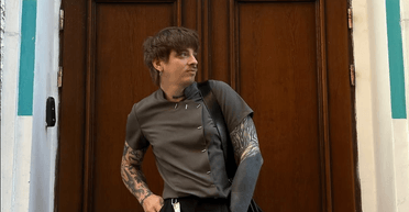 Київський блогер, якого насильно мобілізували, вилетів в Іспанію (фото)