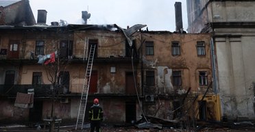 Российский удар по центру Львова разрушил жилье бренд-дизайнера ВСУ (фото)