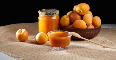 Сладкое и вкусное: рецепт самого простого варенья из абрикосов на зиму