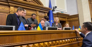 "Екзистенційний виклик": в Раді відходять від думки про реформи в обмін на гроші, — Корнієнко