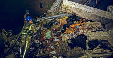 Ракетный удар по учебному заведению в Сумах: ВС РФ убили двух человек, много раненых (видео)