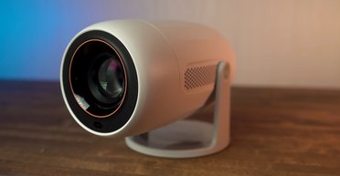 Дешевий проектор Lenovo 100M з'явився в продажу: як працює і скільки коштує (відео)