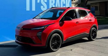 Дешевле Nissan Leaf: новый Chevrolet Bolt 2026 показали до презентации (фото, видео)