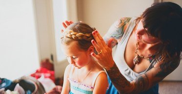 7-річна дівчинка повернулася додому зі справжнім татуюванням: мати в шоці