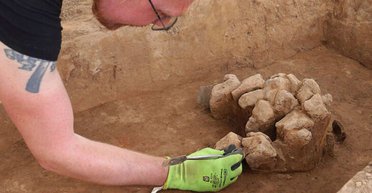 Археологи нашли неолитическое поселение в неожиданном месте: что известно (фото)