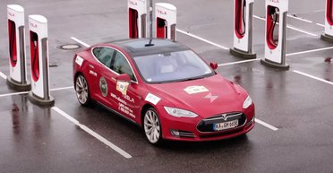 Образцовая надежность: как выглядит Tesla Model S с пробегом почти 2 млн км (видео)