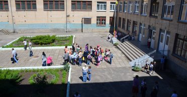 Неизвестный угрожал устроить теракт в школах Львова: город усиливает меры безопасности