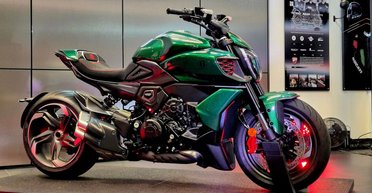 Их существует всего 500: в Украину привезли уникальный мотоцикл от Bentley (фото)