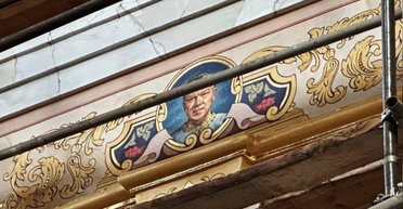 "Неуместно": митрополит отреагировал на изображения бизнесменов на стенах собора в Луцке