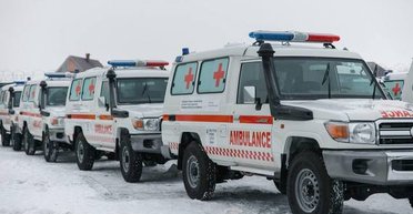 Допомогти в прифронтовій зоні: Україна отримала 23 авто "швидкої допомоги" від ОАЕ (фото)