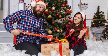 Весело и полезно: 10 необычных гаджетов, чтобы подарить на Новый год 2024 (фото, видео)