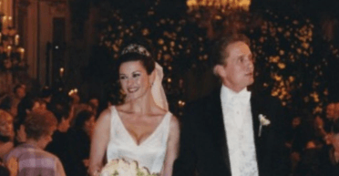 Кетрін Зета-Джонс привітала Майкла Дугласа з Днем закоханих (відео)