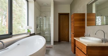 Американка знайшла приховану "кімнату для підглядань" у ванній будинку на продаж (відео)