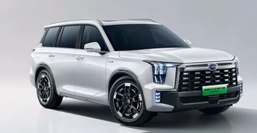 Китайці показали гібридний кросовер у стилі Toyota із запасом ходу 1215 км (фото)