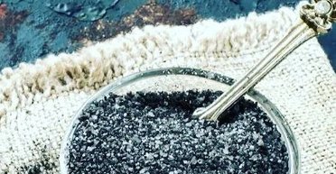 Захист від горя та бід. Що таке четвергова сіль, і як її правильно приготувати